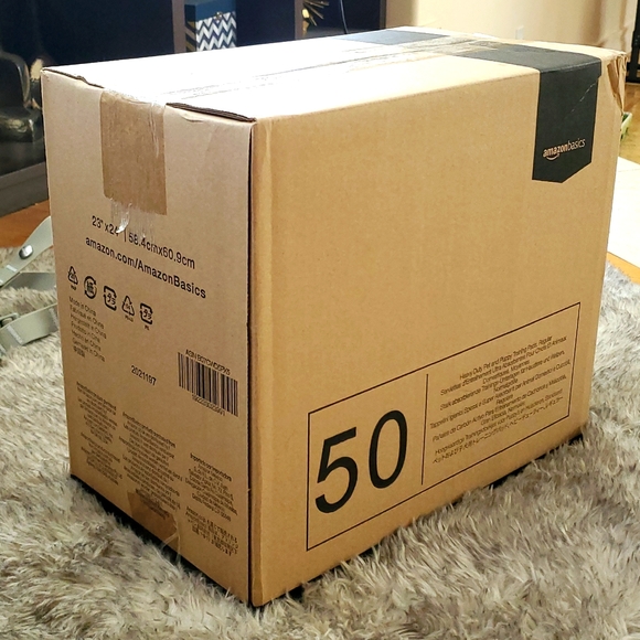 BNIB Amazon Basics Heavy duty puppy training pads 50ct, size 23"×24"